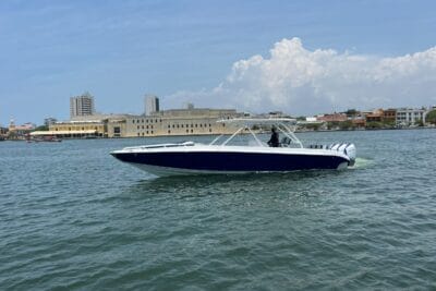 TODOMAR 38 – 38 FT – 3x MERCURY V8 300 HP (2013)