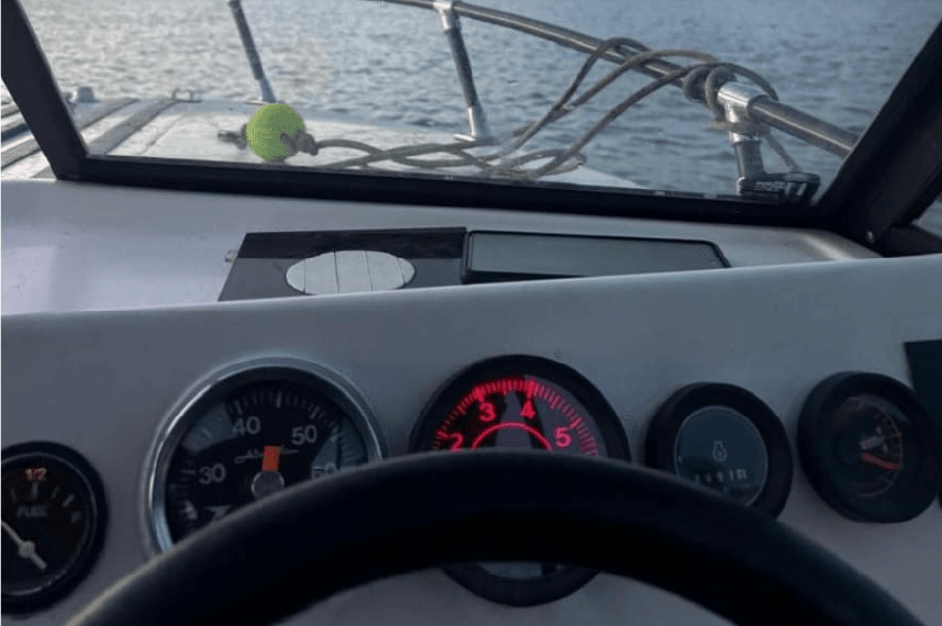 BARRACUDA 16 FT – EVINRUDE INTRUDER 90 HP – CASCO EDUARDOÑO - Image 4