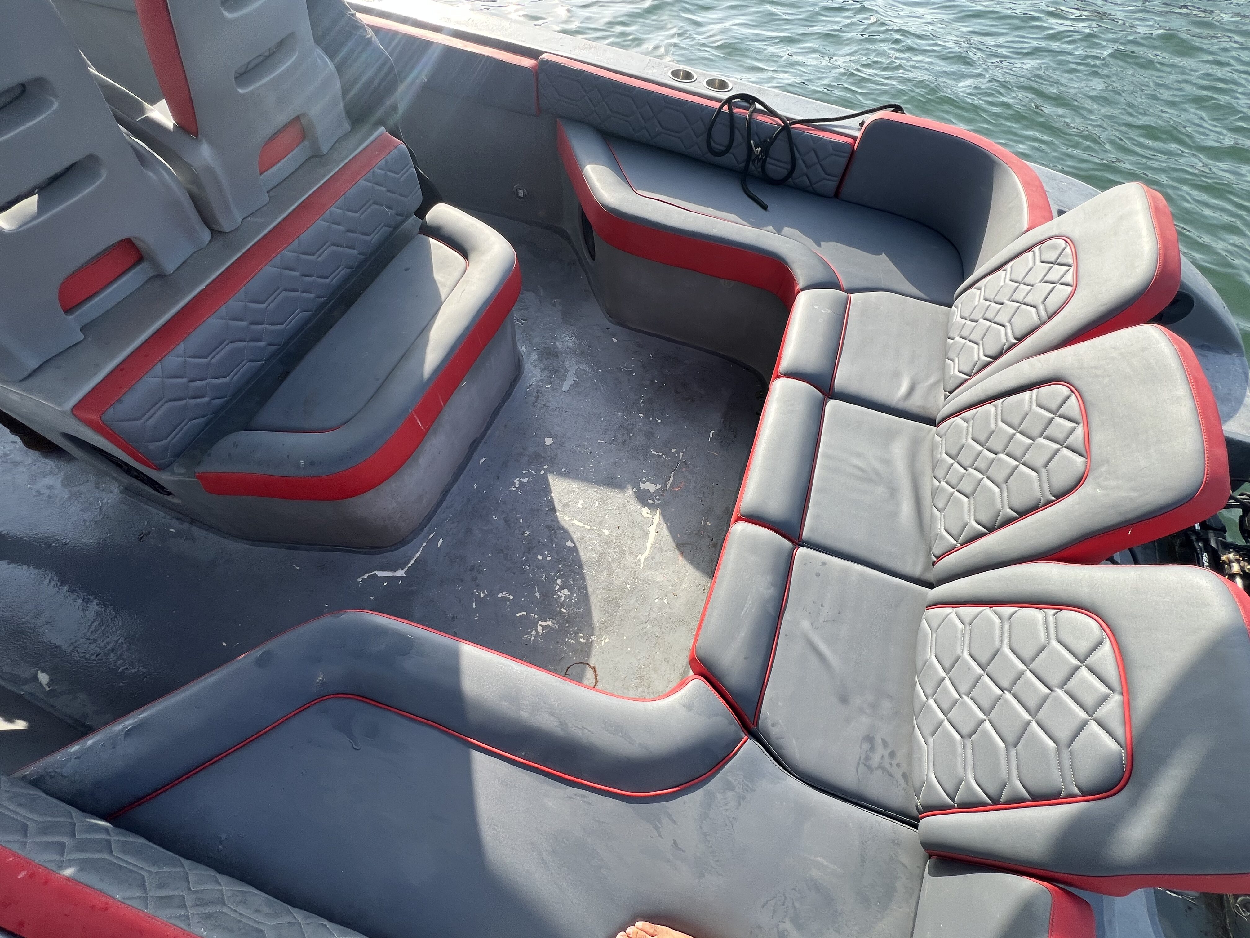 TODOMAR 34 – 34 FT – 2x SUZUKI 250 HP - Image 4