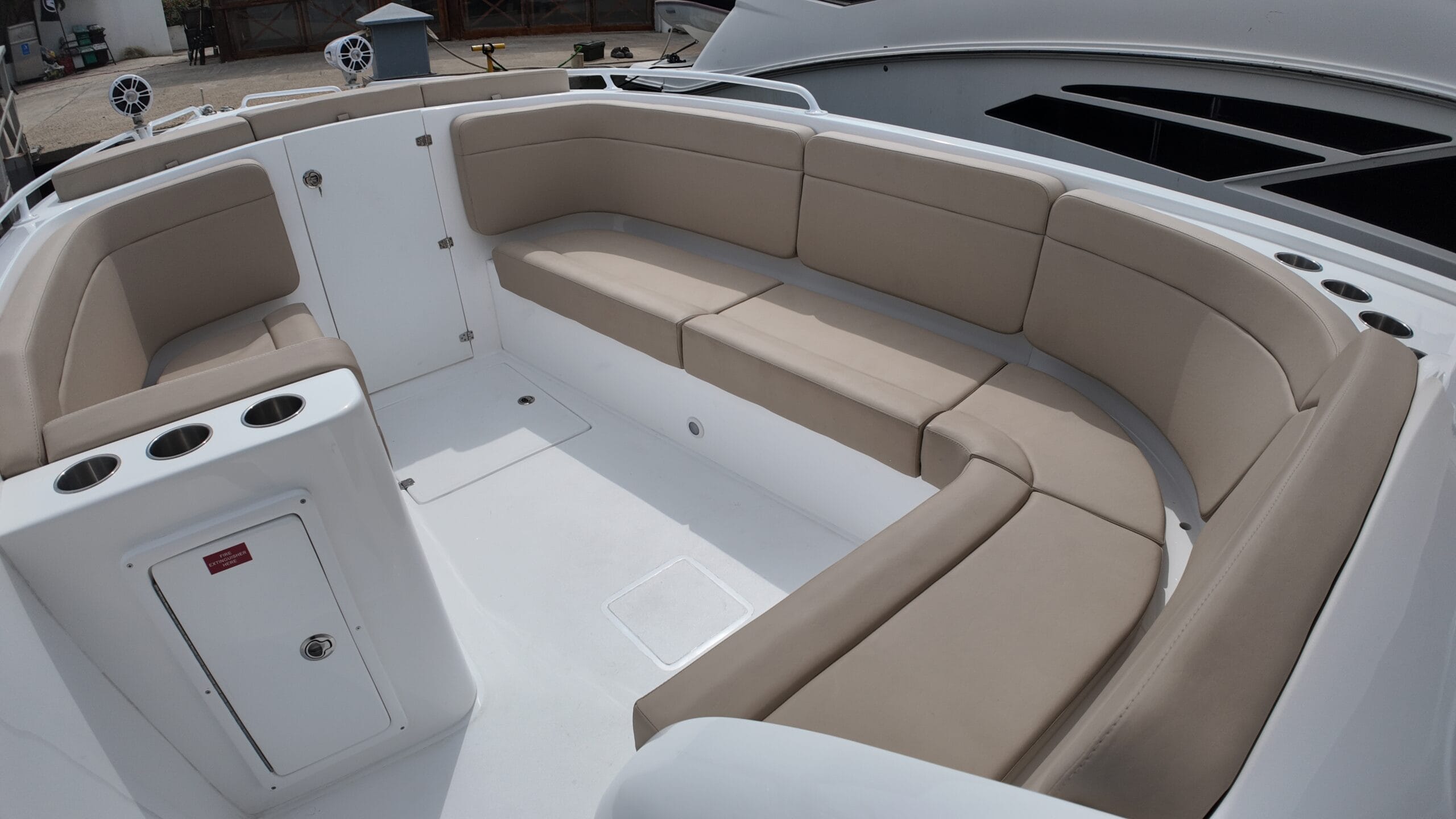TODOMAR 38 – 38 FT – 2x MERCURY 300 HP (2025) - Image 2
