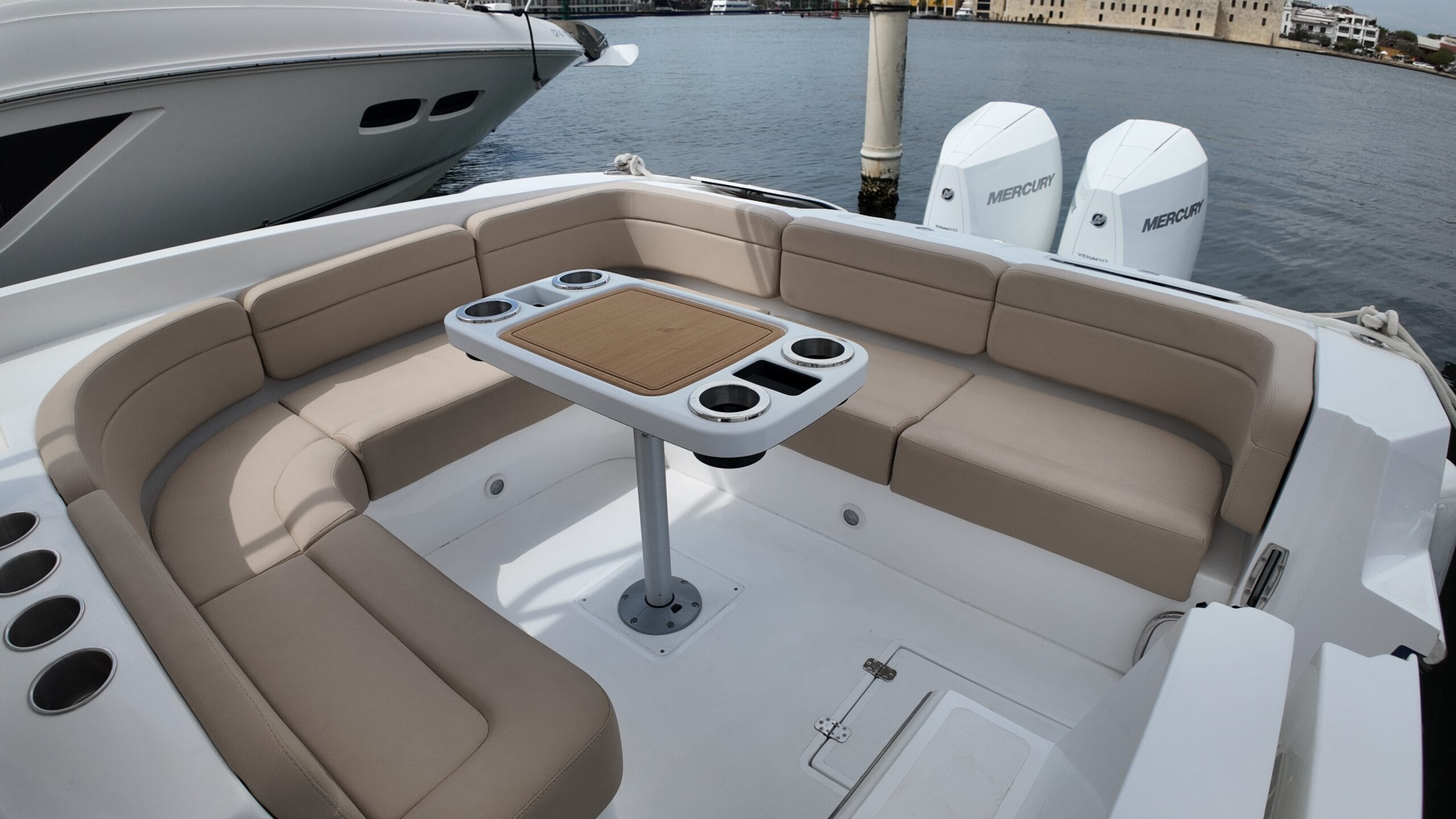 TODOMAR 38 – 38 FT – 2x MERCURY 300 HP (2025) - Image 4